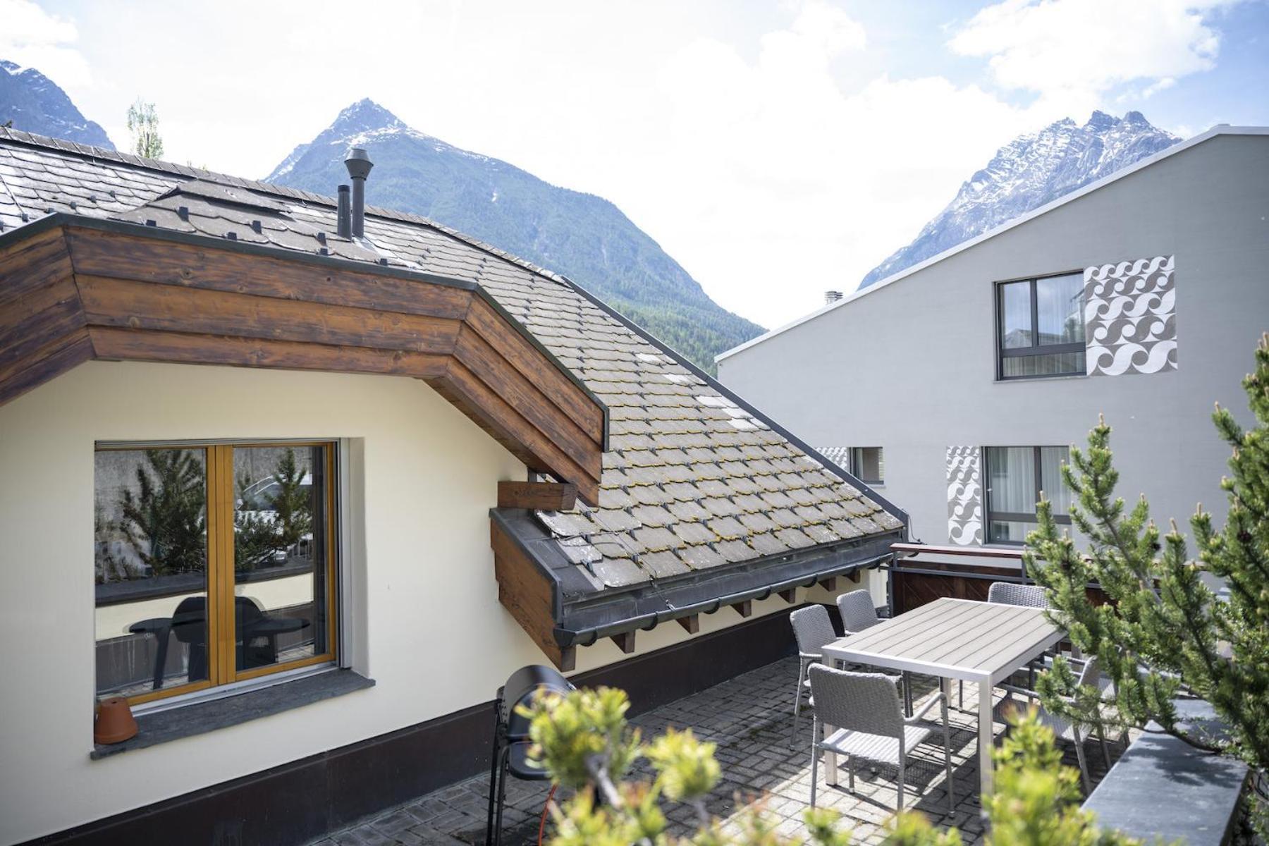 Chasa Stradun 400 Apartment Scuol Exterior photo